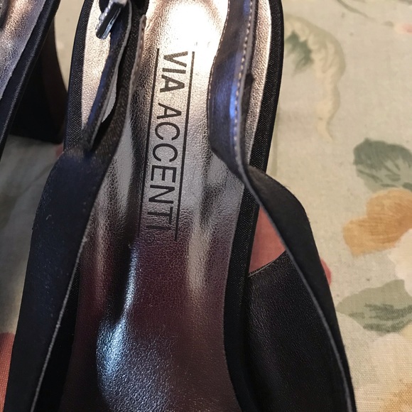 VIA ACCENTI SlingBack Buckle heels 9W, Black satin - Picture 6 of 8